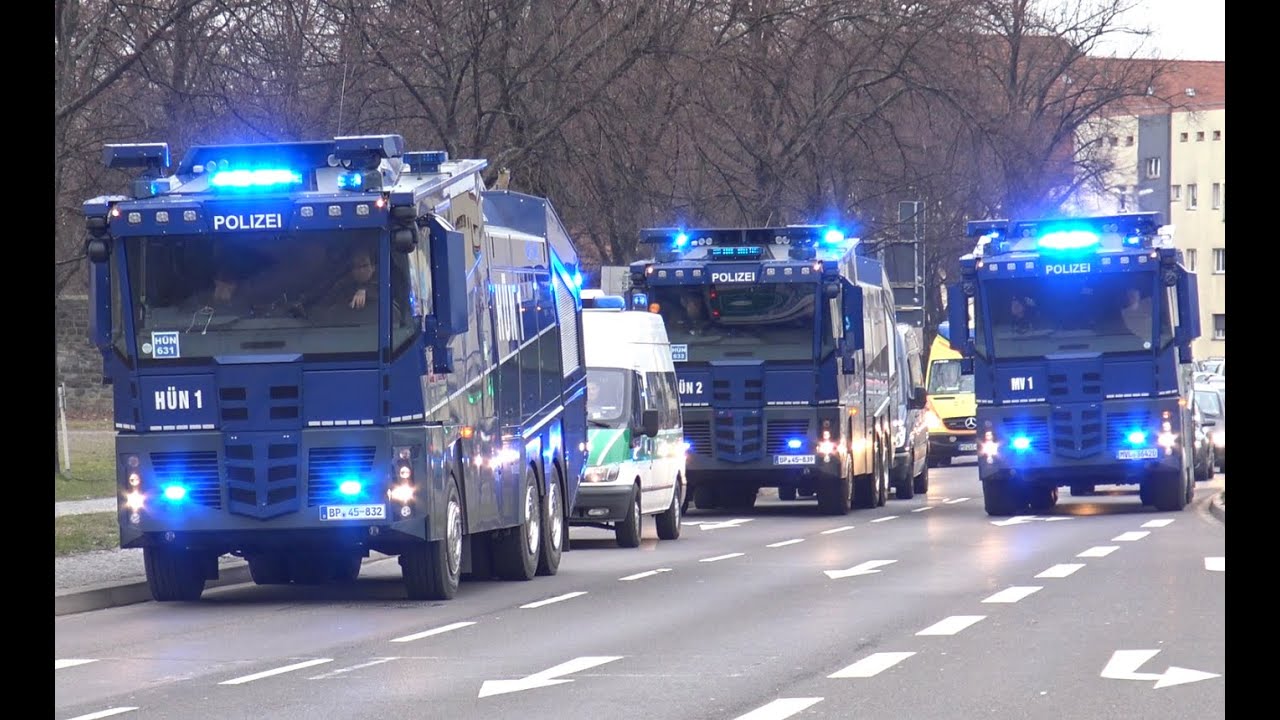 Polizei Großeinsatz 1.FC Magdeburg vs FC Hansa Rostock