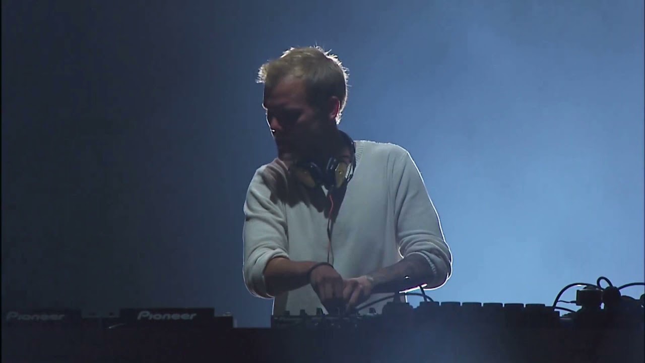 Avicii Rock in rio Intro[Wihtout You vs I Could Be The One vs...](Remake)