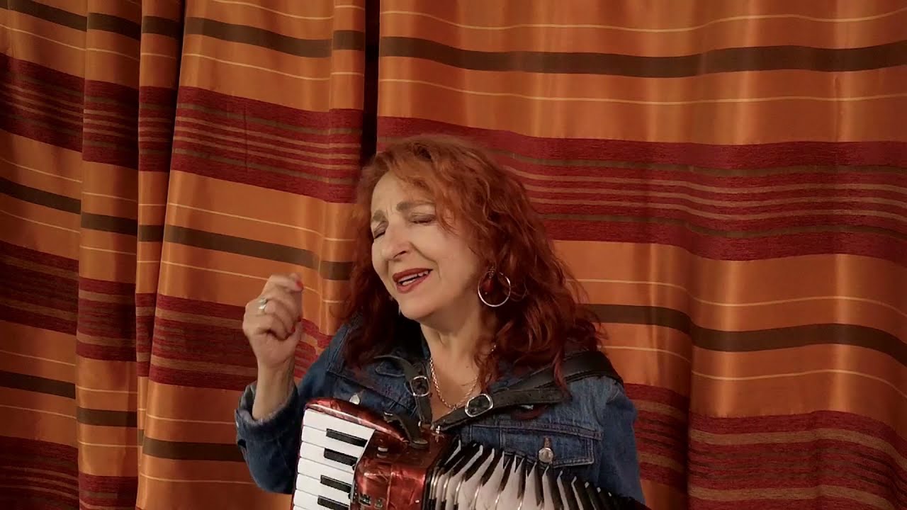 Svetla sings Back to Black - Amy Winehouse. Светла пее Back to Black - Ейми Уайнхаус
