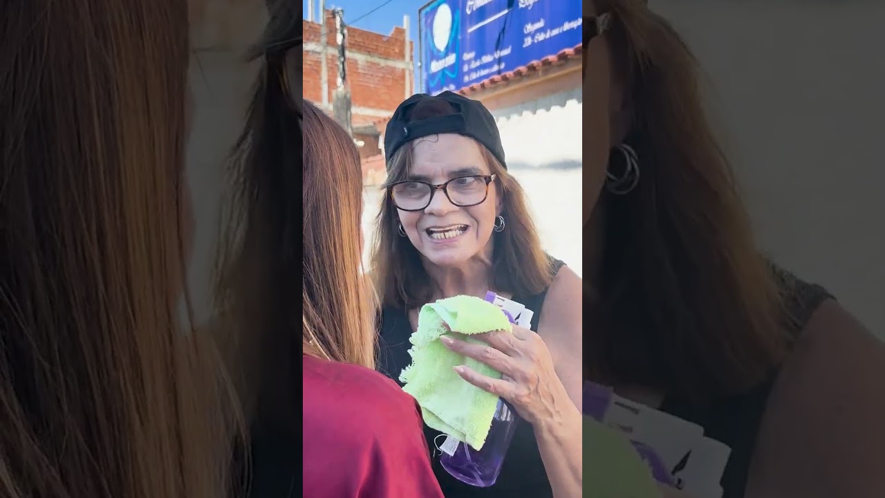 Ele fez isso para que ela não fugisse, mas uma lavadora de carro a ajudou 😱💔