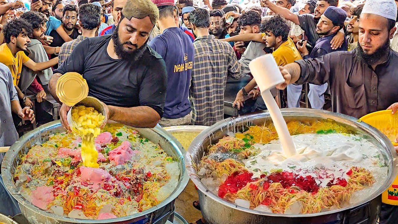 Pakistan Craziest Falooda? Refreshing Jungle Rabdi Falooda Milkshake 🍨 Insane Ice Cream FALOODA SEV
