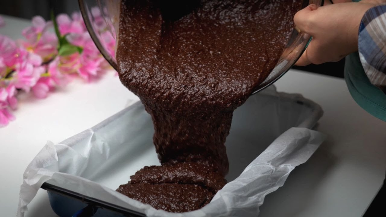 The most delicious coconut chocolate cake we've ever tasted, a very simple recipe