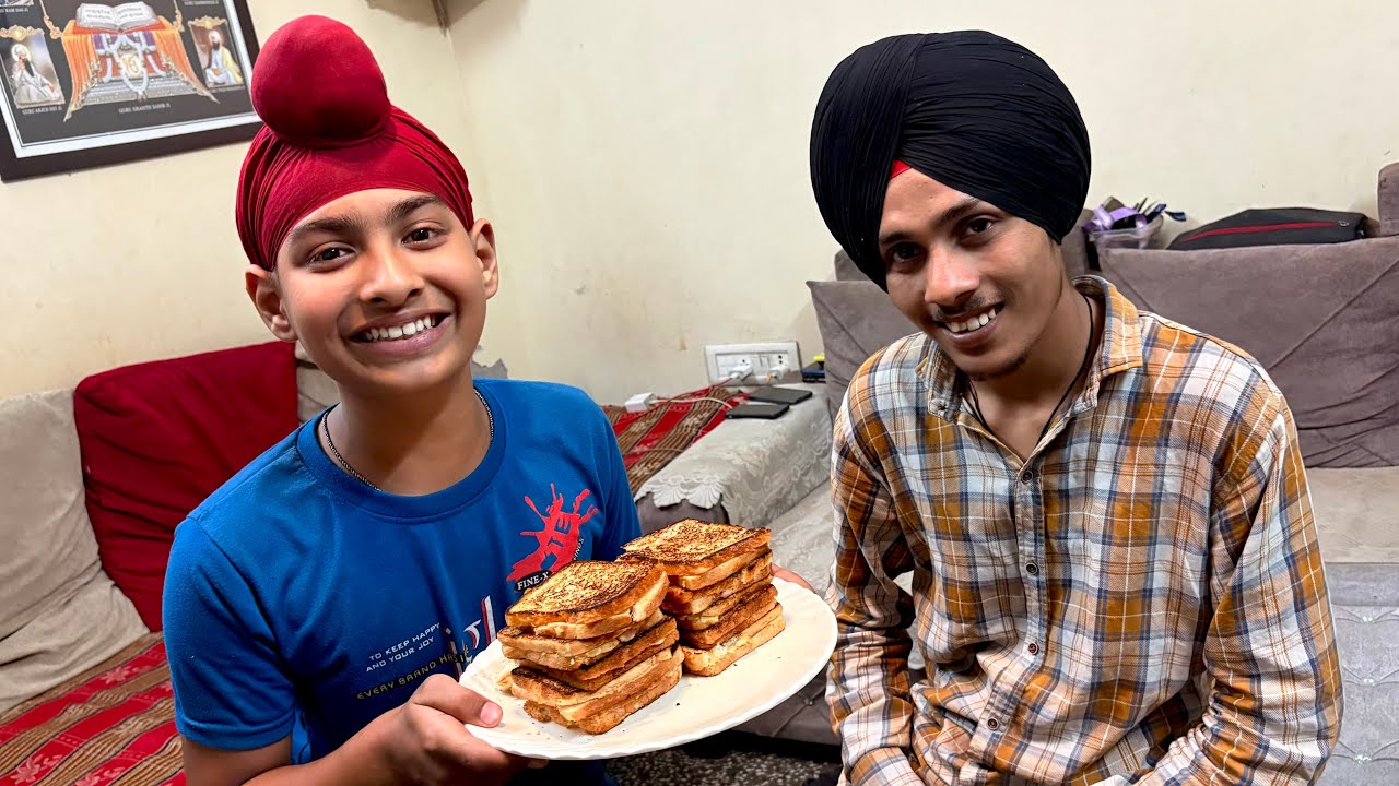 Etne Sare Sandwiches Kon Khaega ? 😅