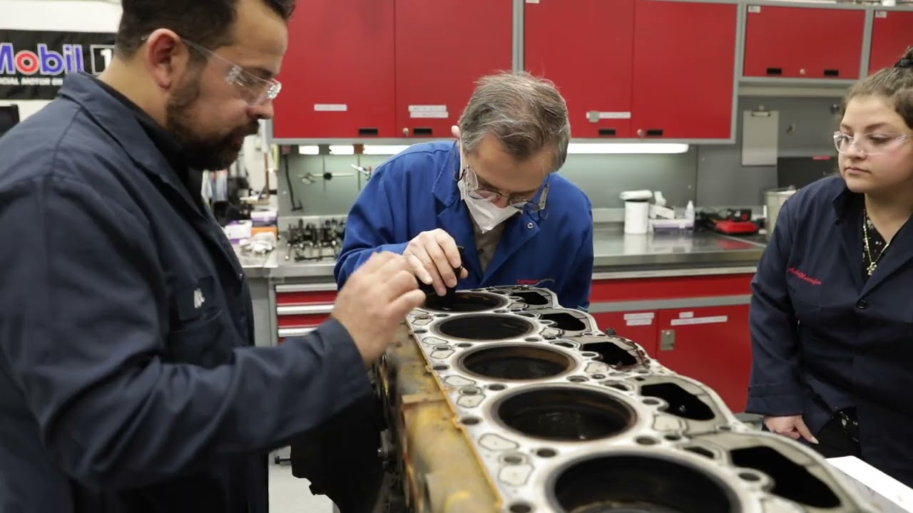 For Long Engine Life: Mobil Delvac&trade; Engine Teardown
