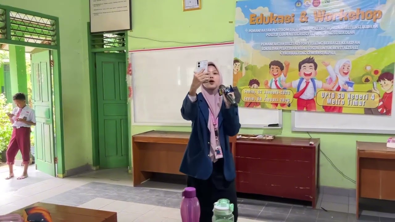 DOKUMENTASI EDUKASI CYBERBULLYING DI SD NEGERI 4 METRO TIMUR
