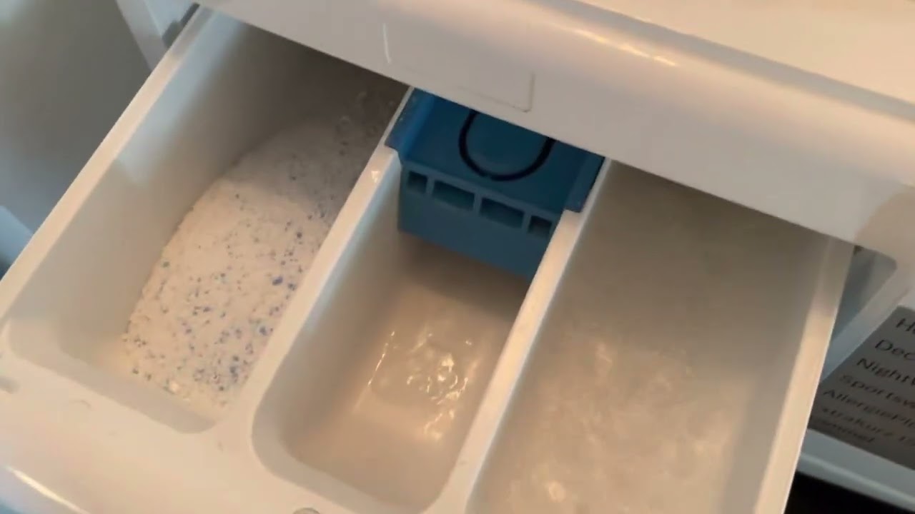 Handtücher mit Kuschelweich flüssig Vollwaschmittel und Persil Universal Vollwaschmittel Pulver 🧼
