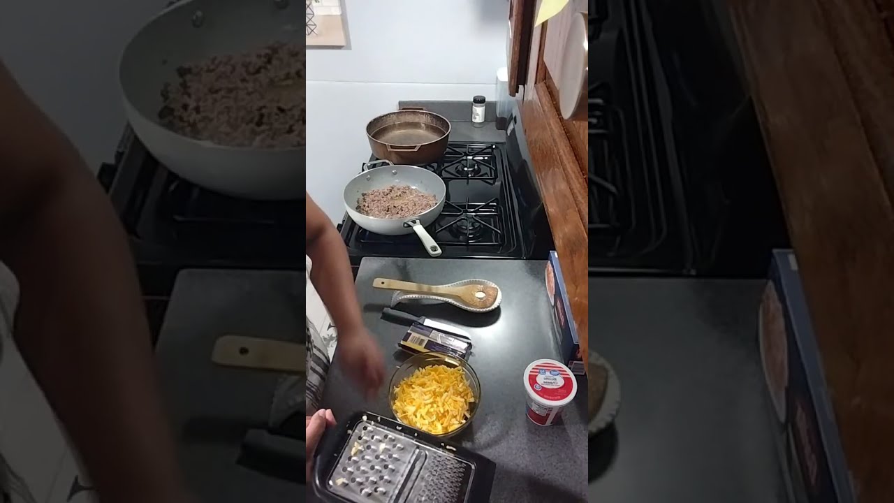 Part 1 We're cooking pasta tonight 😋🍽️ #cooking #food #dinner #momlife #cleaning #family 