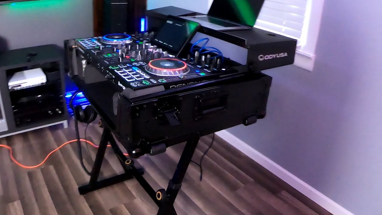 Odyssey flight case for the Denon Dj Prime 4 and Z style Liquid stand.