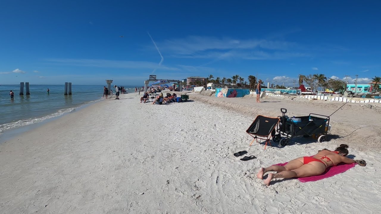 Spring Break 2023 / Beach Walk.