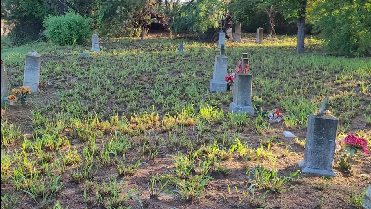 El Pie cemetery in Combes, Texas.