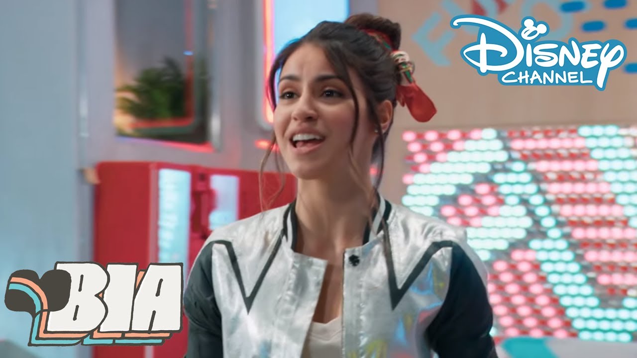 Bia | Chanson:  Si Vuelvo A Nacer  🎵 (Episode 5)| Disney Channel BE