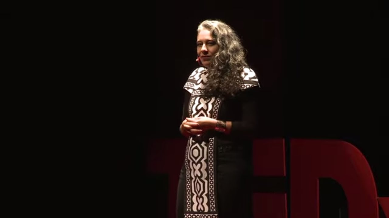 De la memoria a la política o de la política a la memoria | María José Pizarro | TEDxMedellin