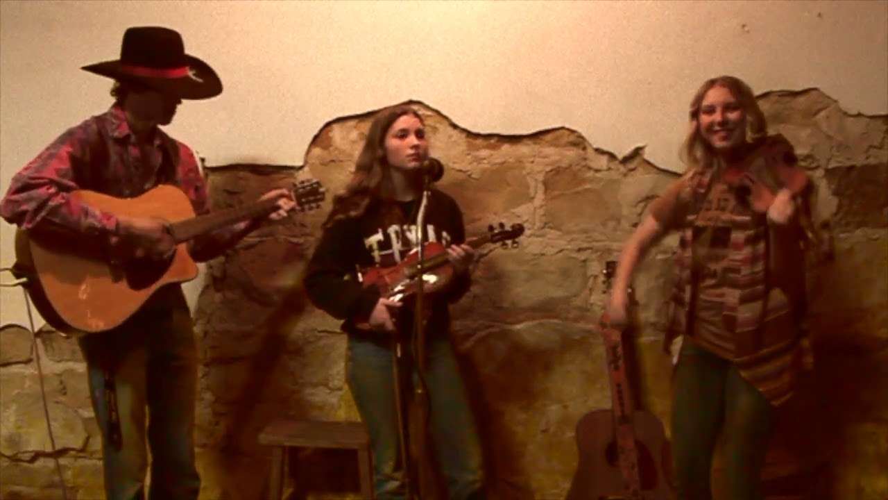 Sienna Rose and the McKedy's Live at Lot 17