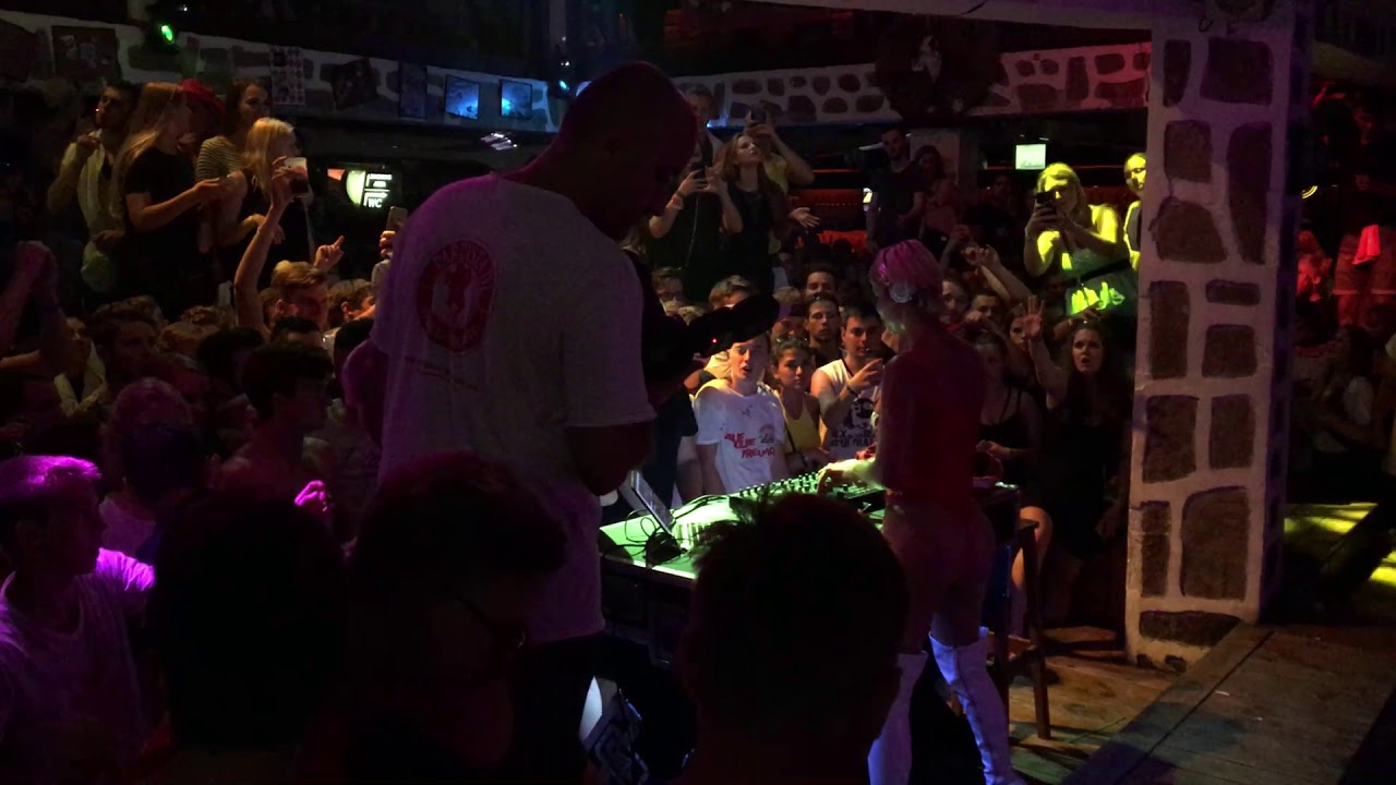 Micaela Schäfer in Bulgarien am Goldstrand im Partystadl