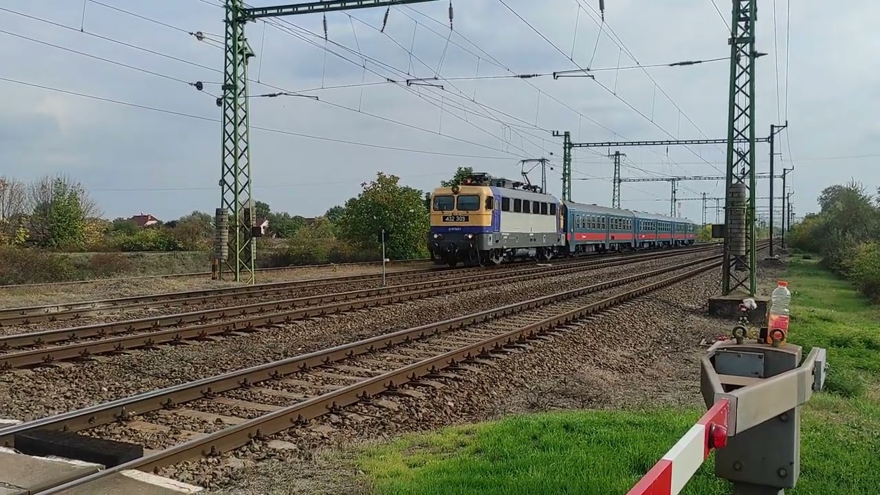 &Uacute;jsz&aacute;sz
