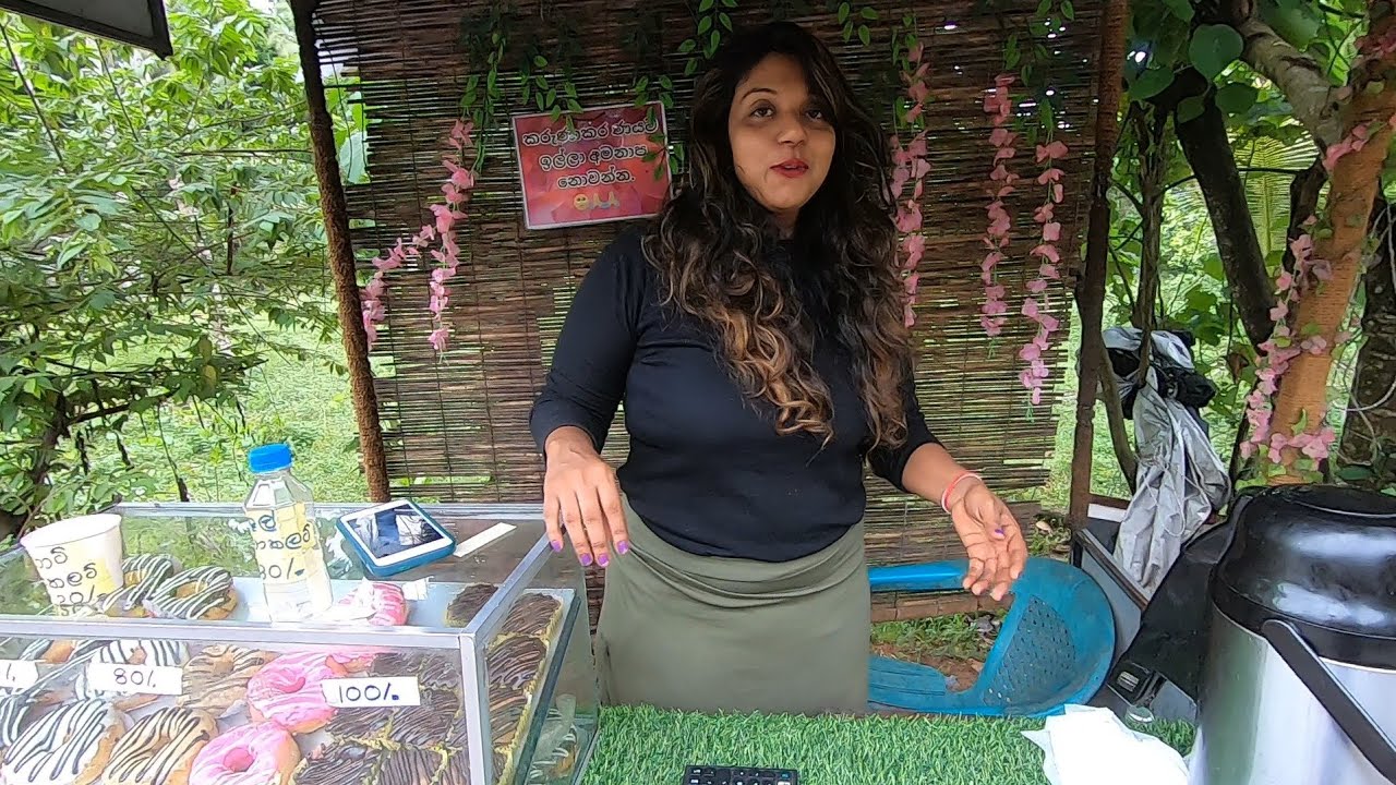 ඩෝනට් කෙල්ල හම්බුනා ... Donut Girl, Sri Lanka...