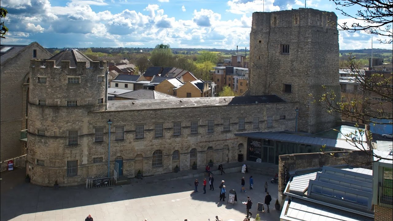 Oxford castle and prison UK walking tour 2023