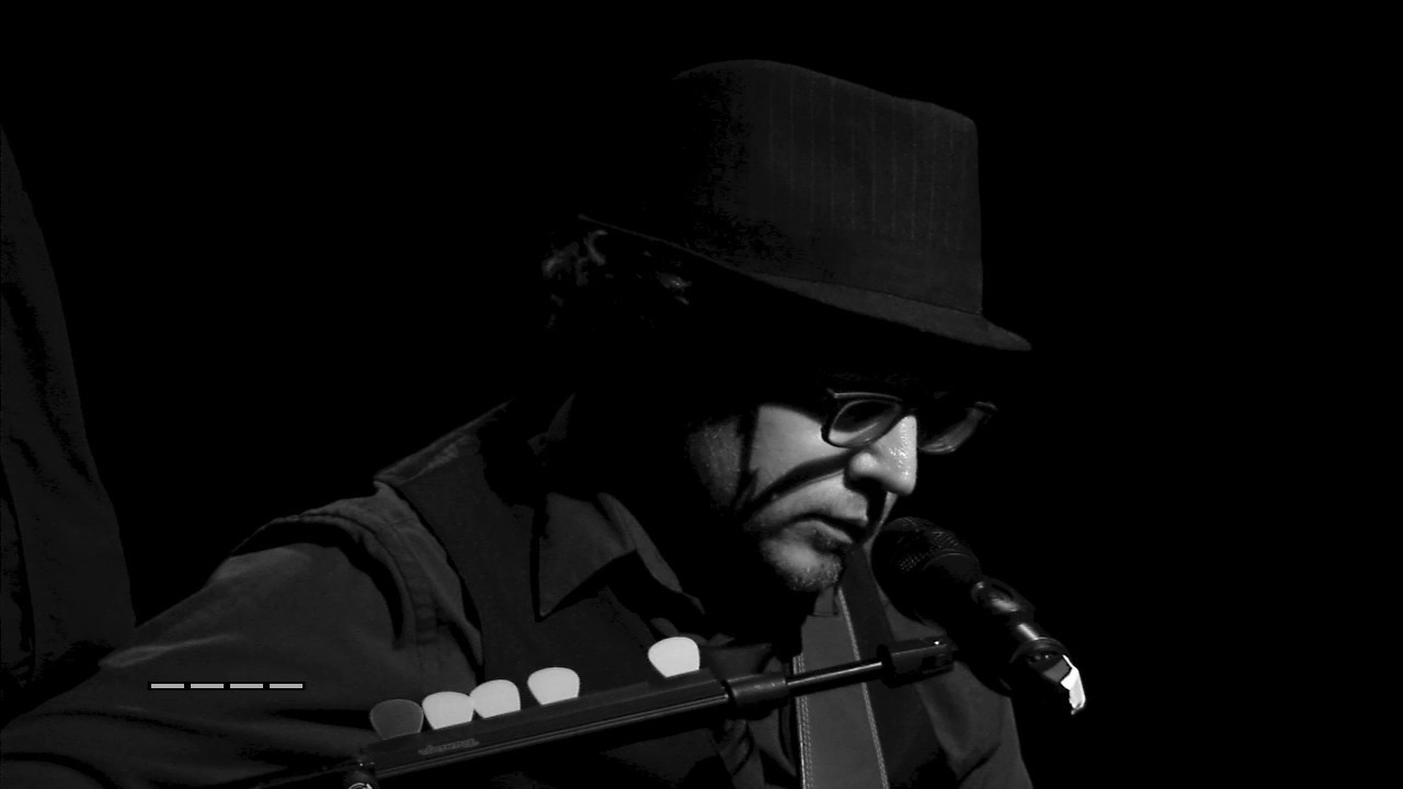 Jeronimo's Disco - North/South (Or Everlasting Sitcom Reruns) (Live at ROC Theater, Tilburg)