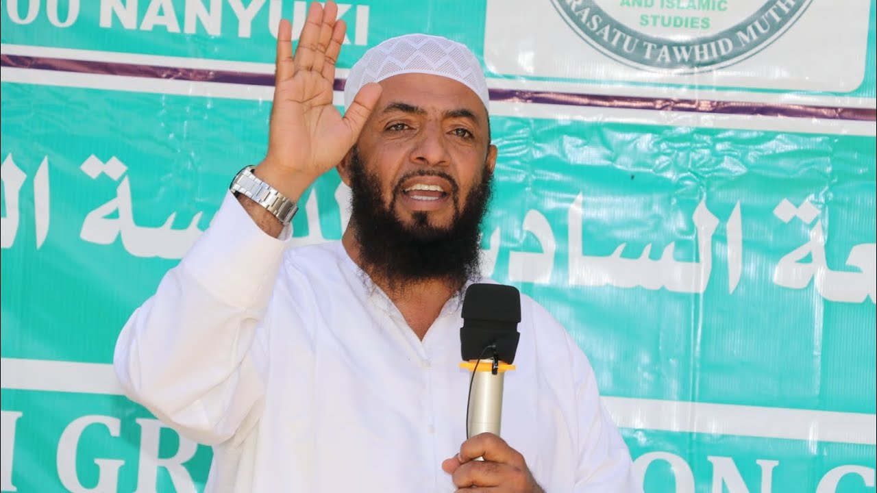 Sheikh Said Ahmed Bafana at the Center of Madarasatul Tawhid Nanyuki Ceremony