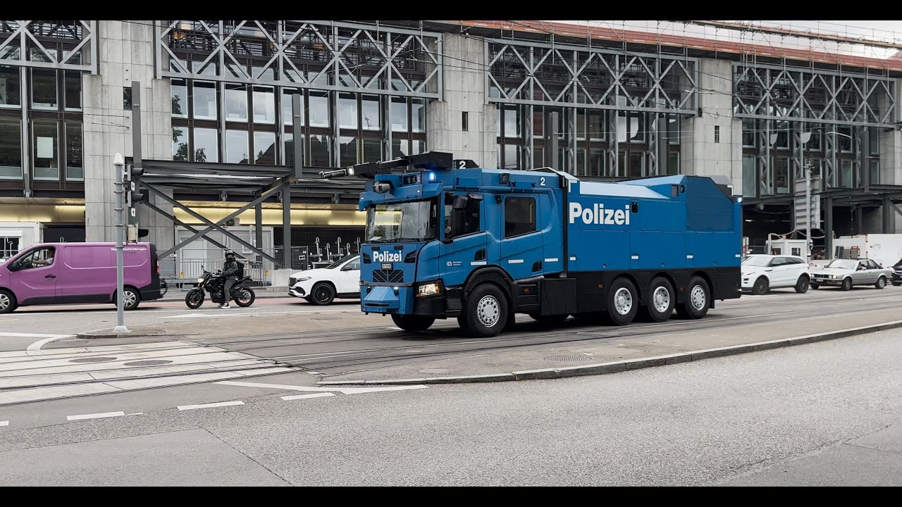 Einsatzfahrt Wasserwerfer Stadtpolizei Z&uuml;rich