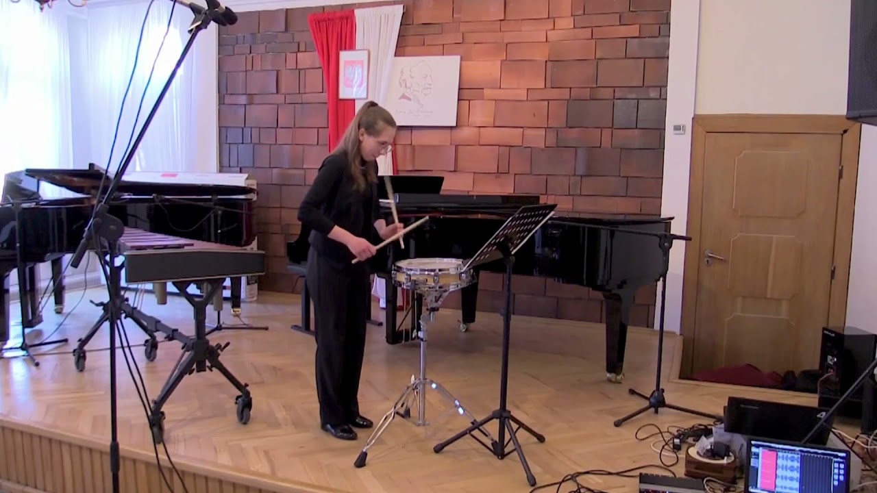 Julia Tymanowska  / 2 nagroda / werbel do lat 21 / Mitch Markovich 