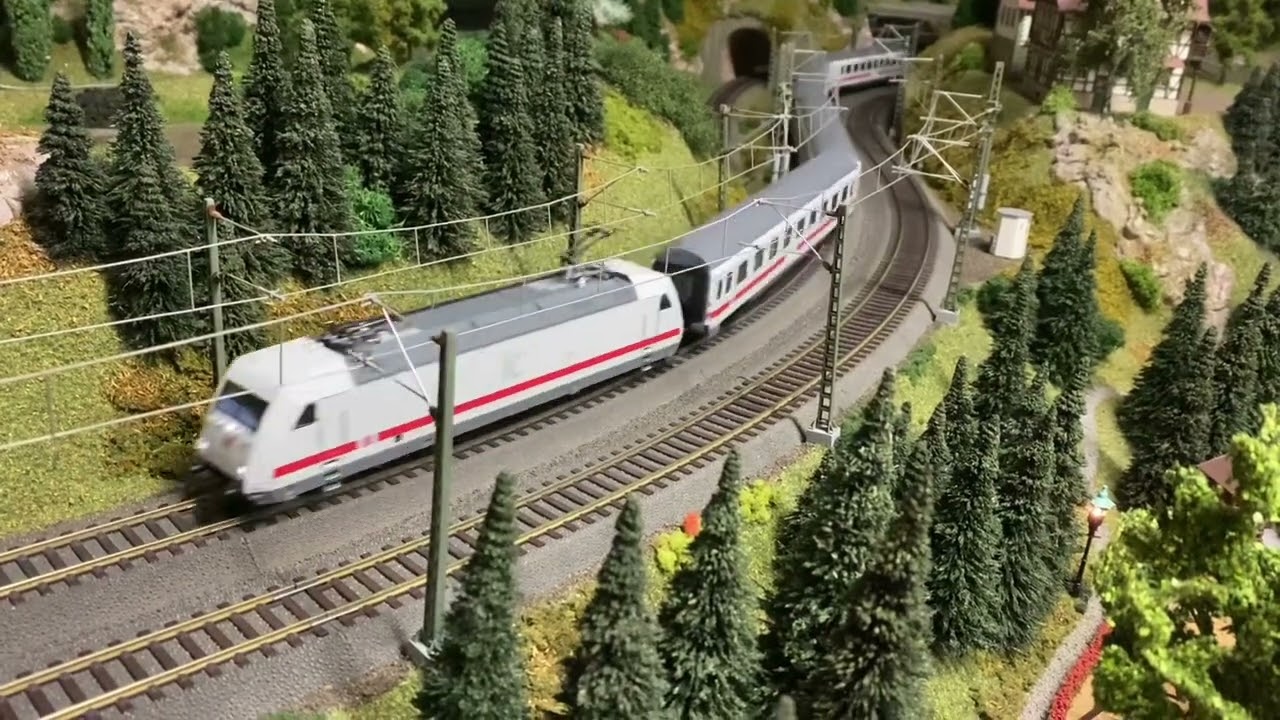 Roco 101 013-1 „50 Jahre Inter City“ bei der Deutschen Bahn