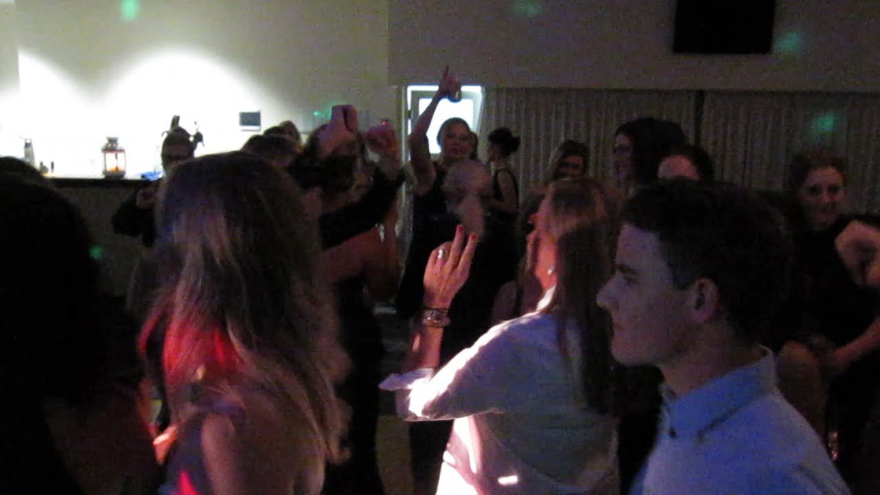 Perth WA Wedding DJ/MC (Vengabus)
