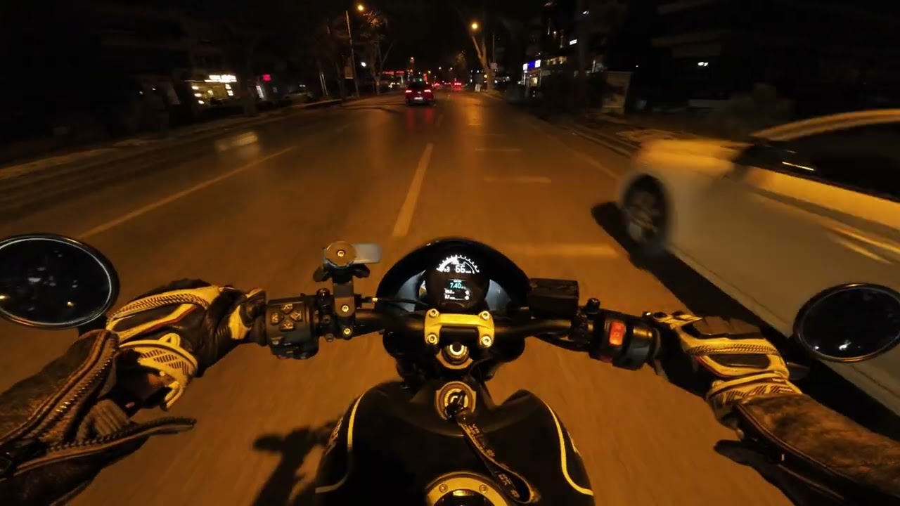 2.00 A.M - Triumph Trident 660
