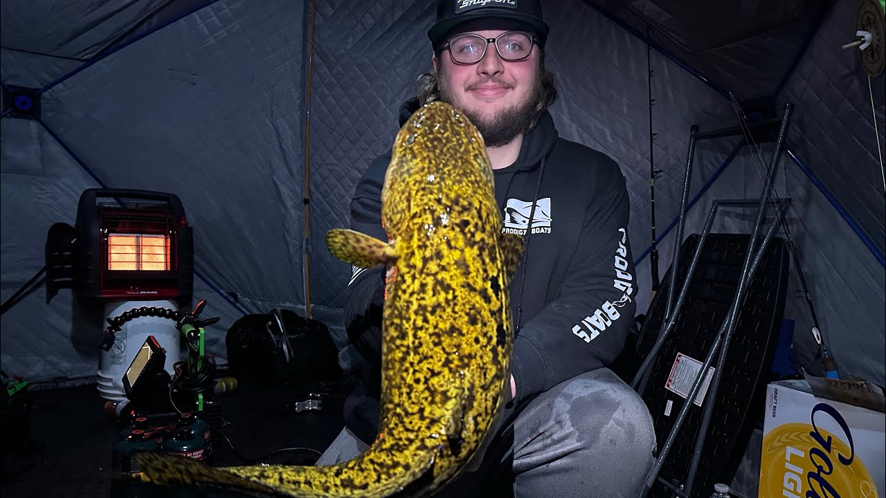 Lake Winnibigoshish ice camping for big burbot~(catch and cook)