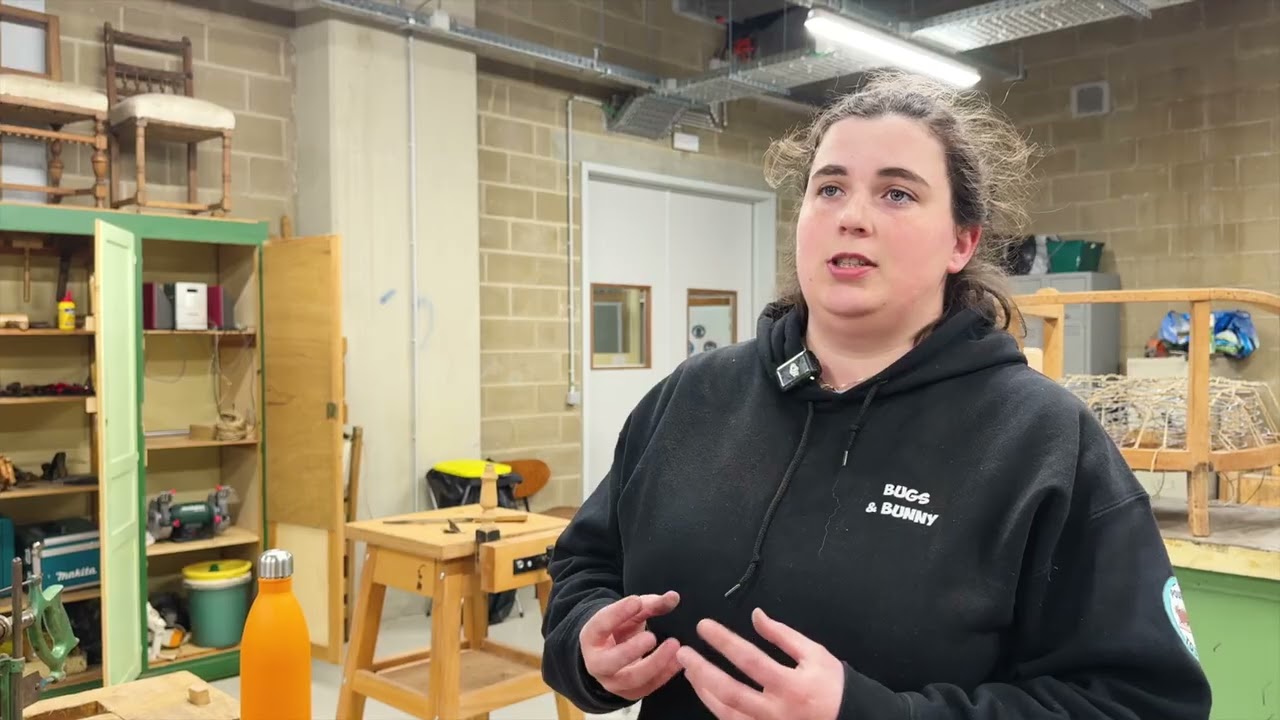 Institut provincial Thomas Edison Charleroi - Madeleine, ébéniste et tapissière-garnisseuse