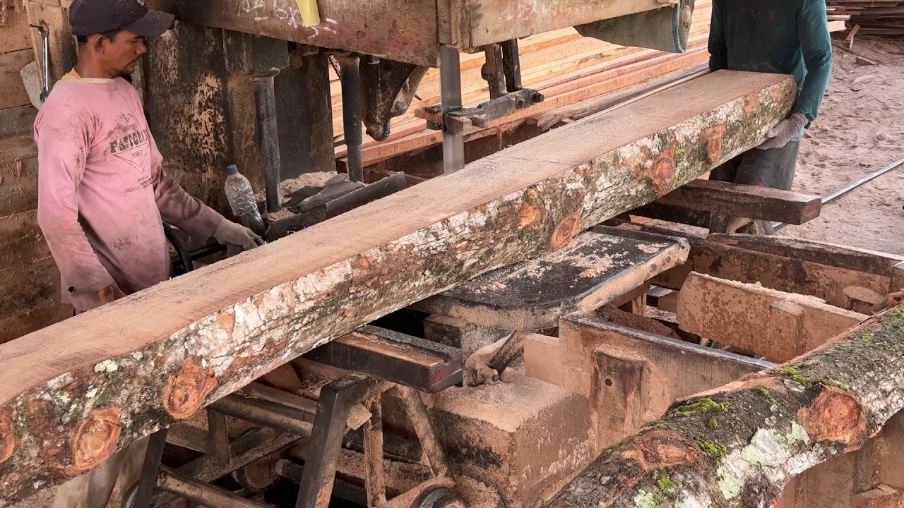 Proper Technique for Processing 2x20 Boards with a Sawmill Machine