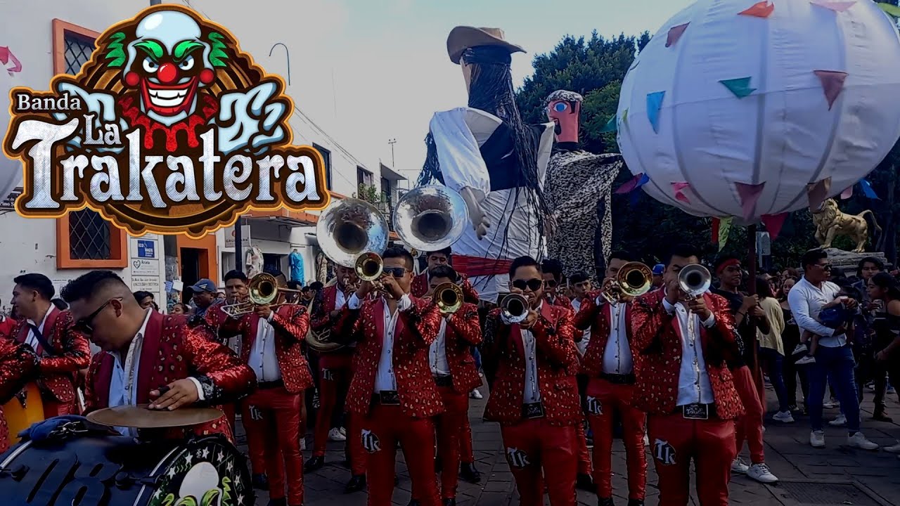 EL GALLO VIEJO🐓BANDA LA TRAKATERA 🎺-CALENDA DE GRADUACIÓN