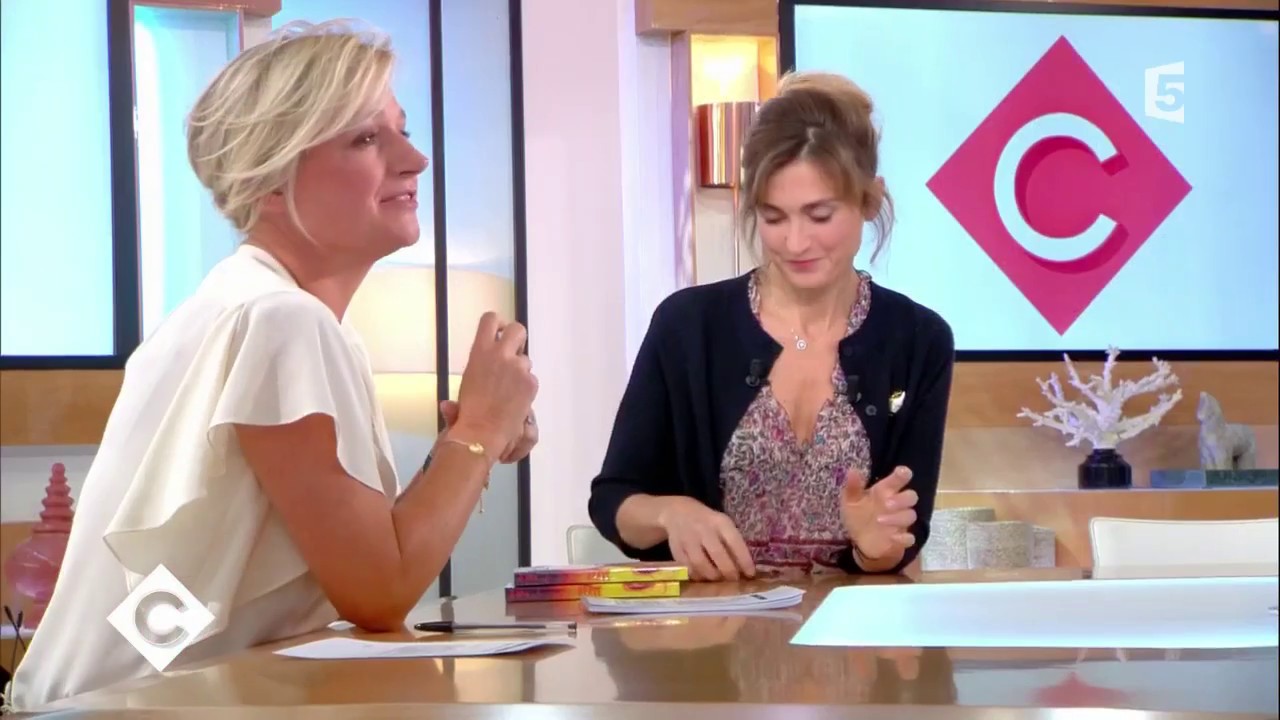 EXCLU : Julie Gayet s'exprime - C à vous - 28/08/2017