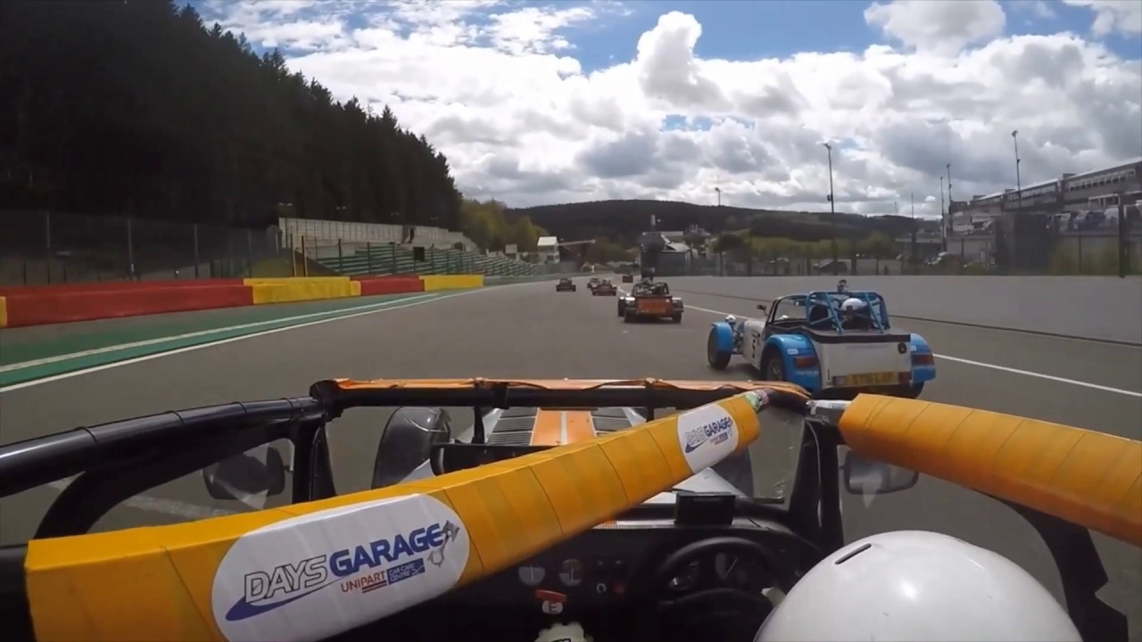 Caterham 7 | Racing overtakes