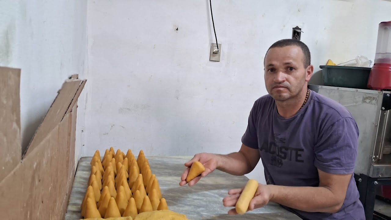 Meu dia de trabalho: preparando coxinha e enroladinha