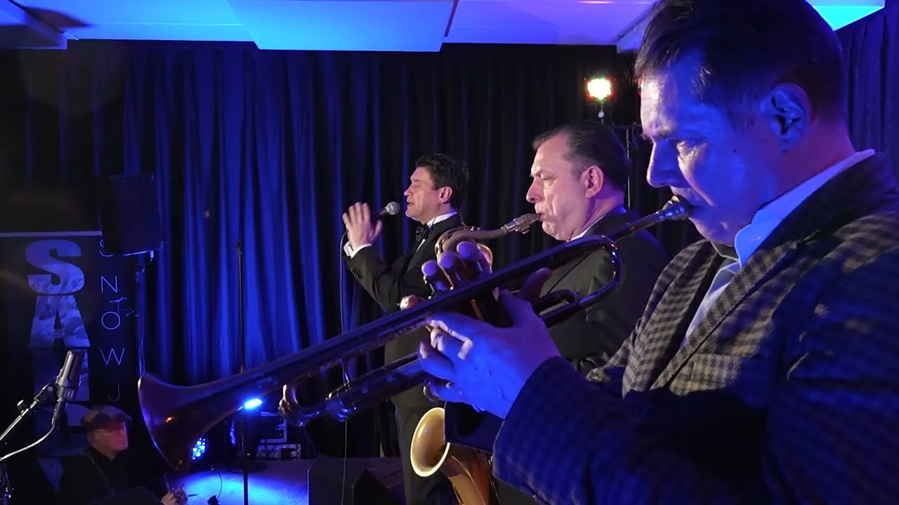 DENNY ILETT SINGS SINATRA