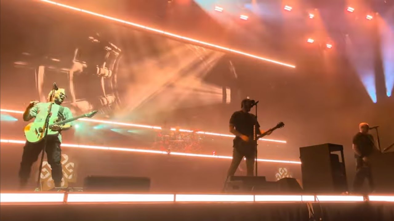 Blow Me Away performed by Breaking Benjamin in Austin, TX on 09/03/25