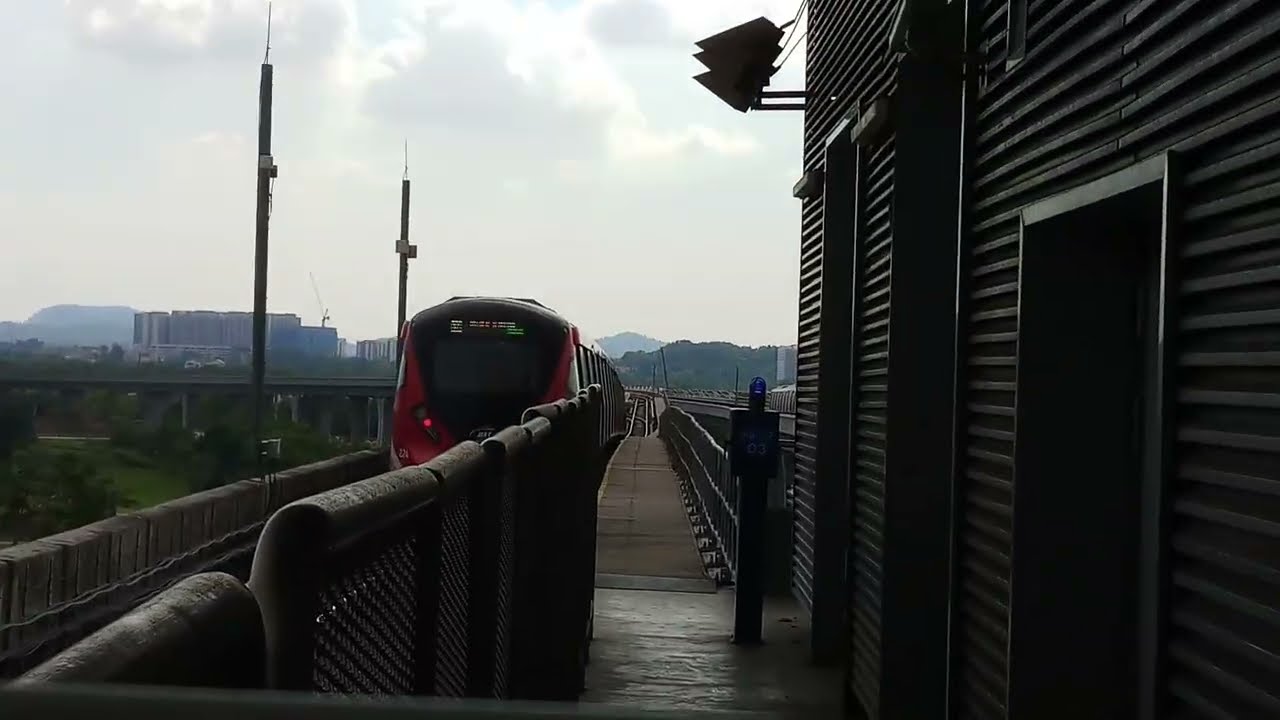 {Cross Platform Action} Siemens Inspiro and DUCK Arriving & Departing Kwasa Damansara