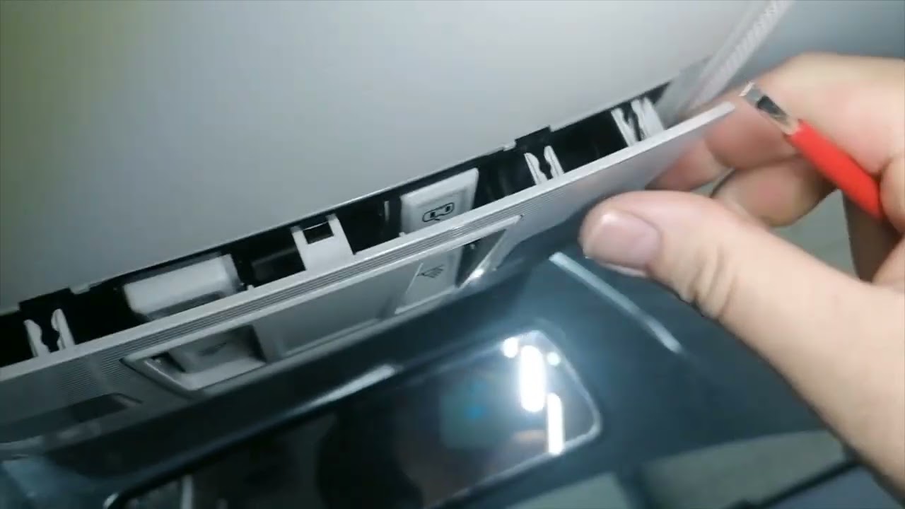 How to Replace Front Dome Light Bulb VW Polo 2017-2024 Roof Bulb Removal