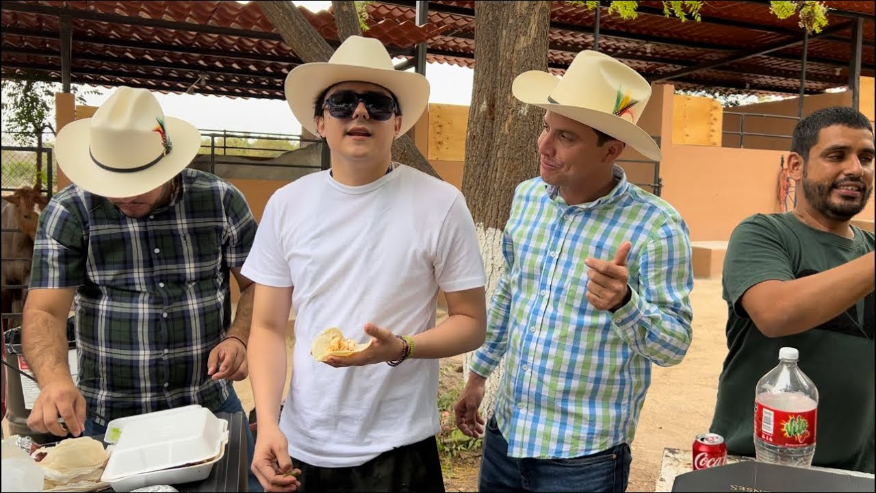 COMPRAMOS ABANICOS Y ALISTAMOS LOS ANIMALES PARA  ESTA CABALGATA LOS TOYS‼️