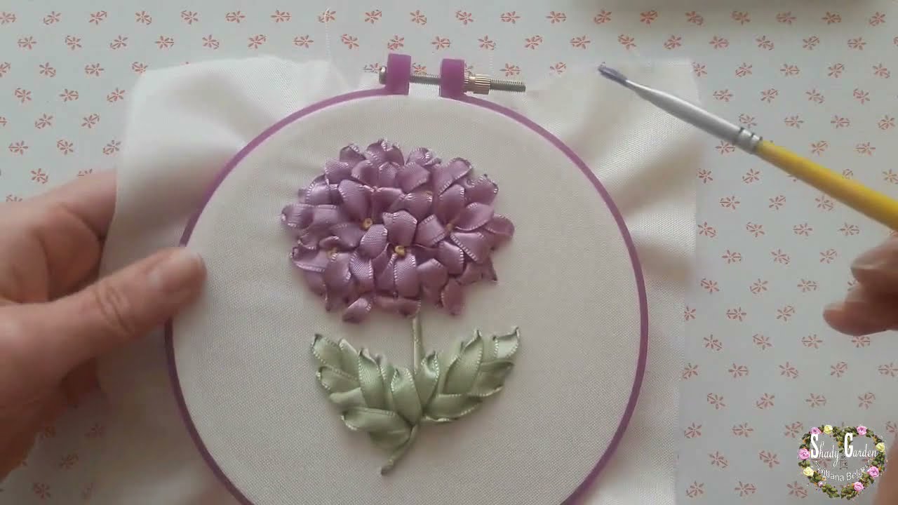 Hortensia bordada en cinta paso a paso