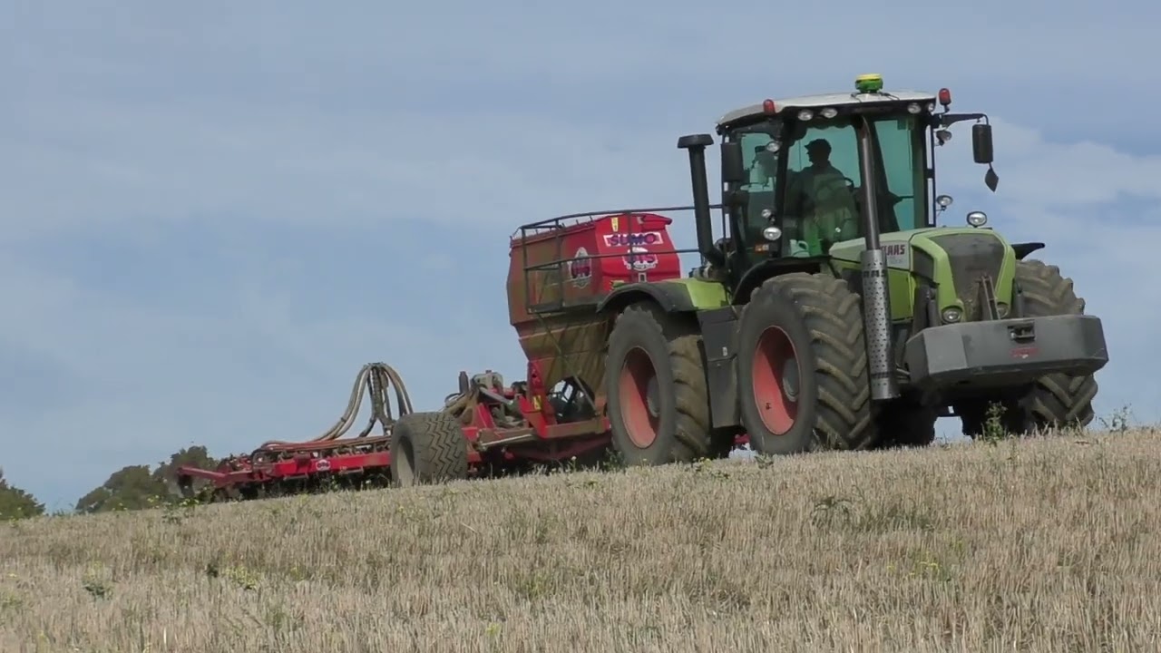 Claas 3300 Xerion & Sumo DTS Drilling The Bank