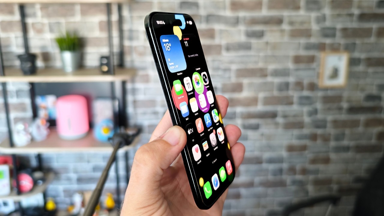 &Epsilon;ί&nu;&alpha;&iota; &Lambda;&Epsilon;&Pi;&Tau;&Omicron; ό&chi;&iota; &Kappa;&Alpha;&Kappa;&Omicron; - Apple iPhone AIr Review