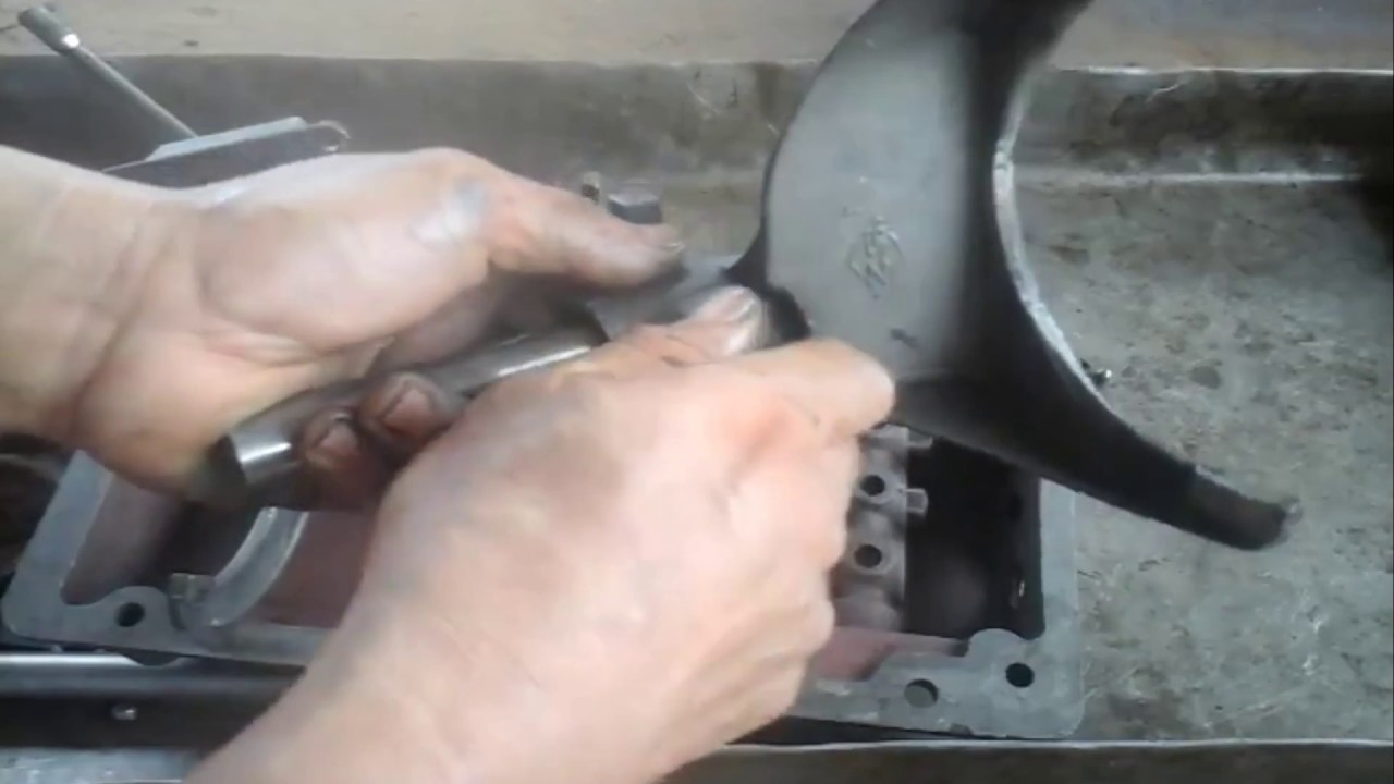 Bệnh nhảy số ( xe đang chạy thì số tự chuyển ra số 0 ) nguyên nhân do cơ cấu khóa số