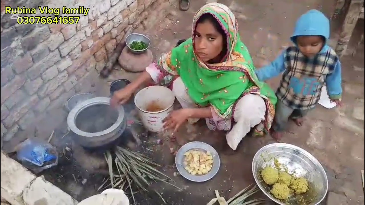 Aaj humne suhagrat aur aalu ka mix Chalan banaya | Rubina vlog family 
