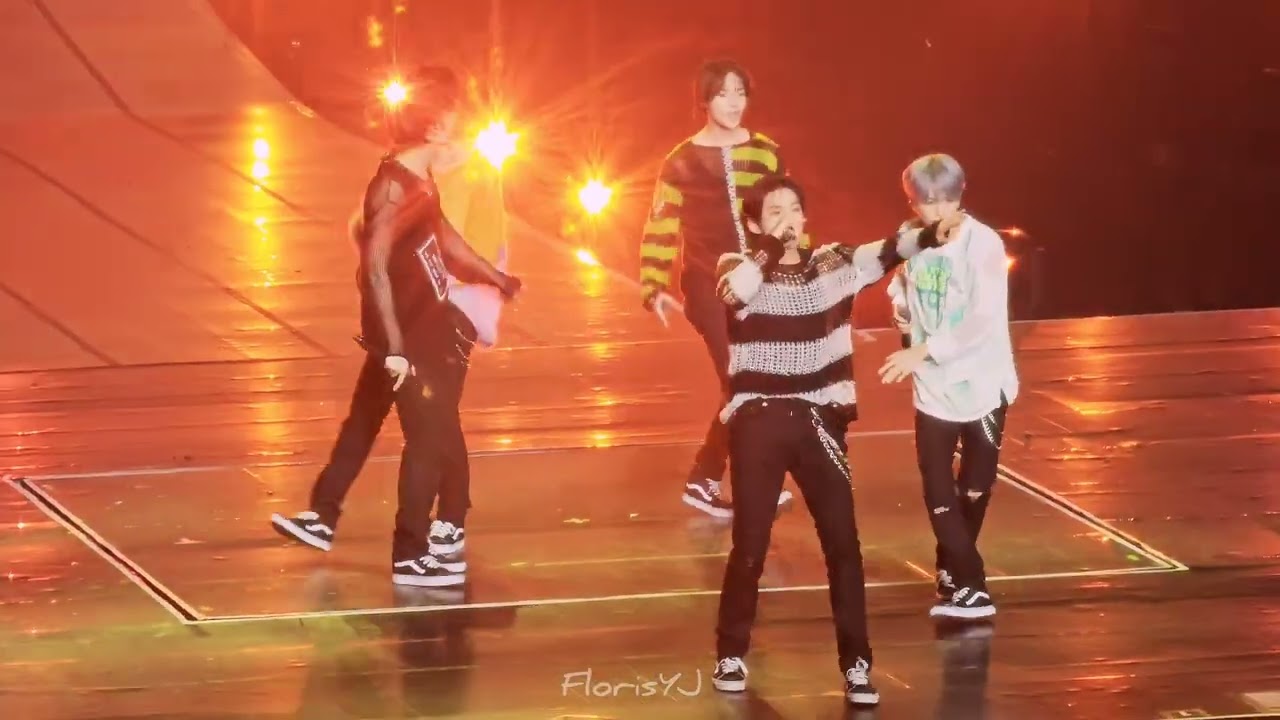 230401 OX1=LOVESONG + LO$ER=LO♡ER + Dear Sputnik + Magic - TXT ACT: Sweet Mirage in Singapore