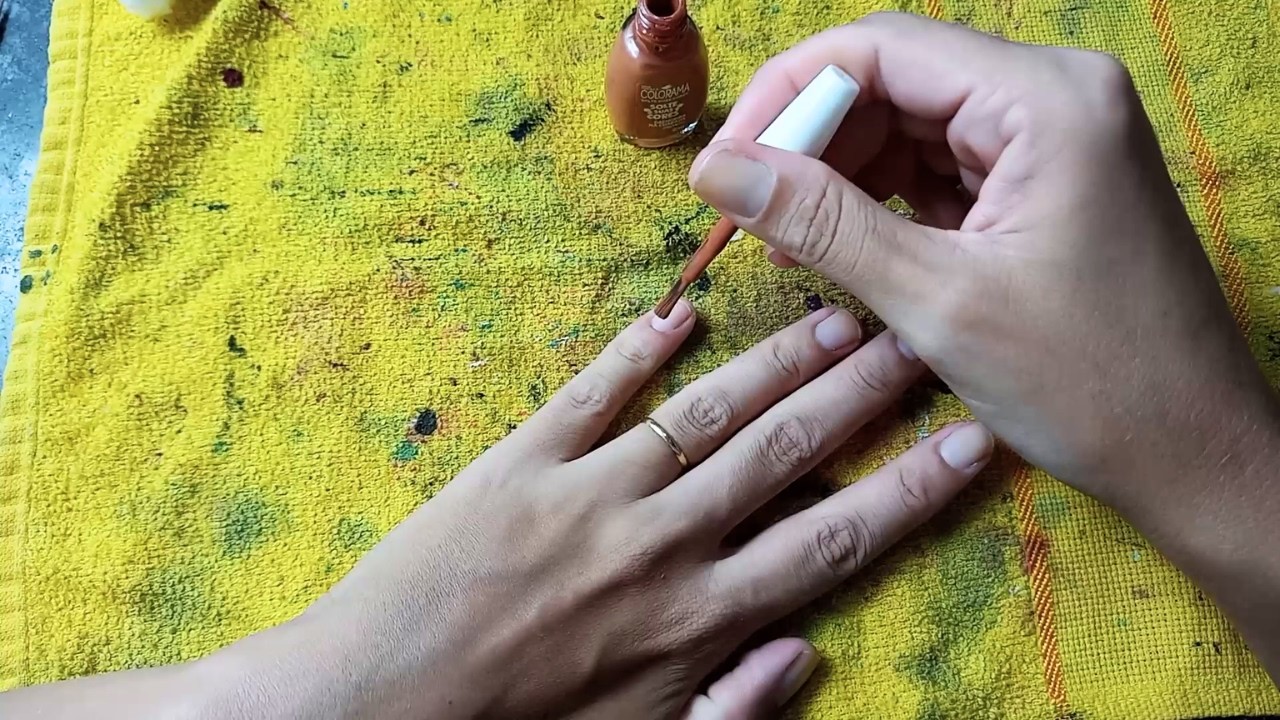 Fazendo as Unhas Depois de Capinar