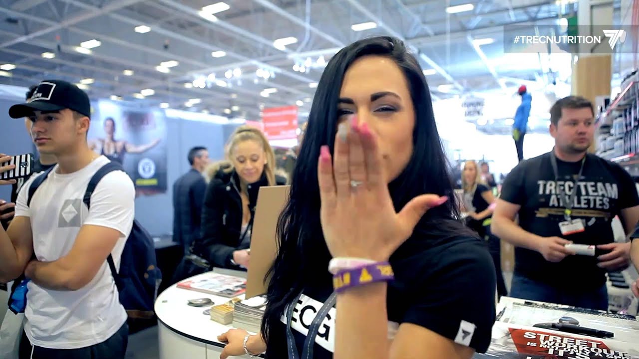 JULIA PARADES ET MAXIME PARISI Mens Physique AVEC  CORALIE SAVINE TREC Salon Body Fitness 2016