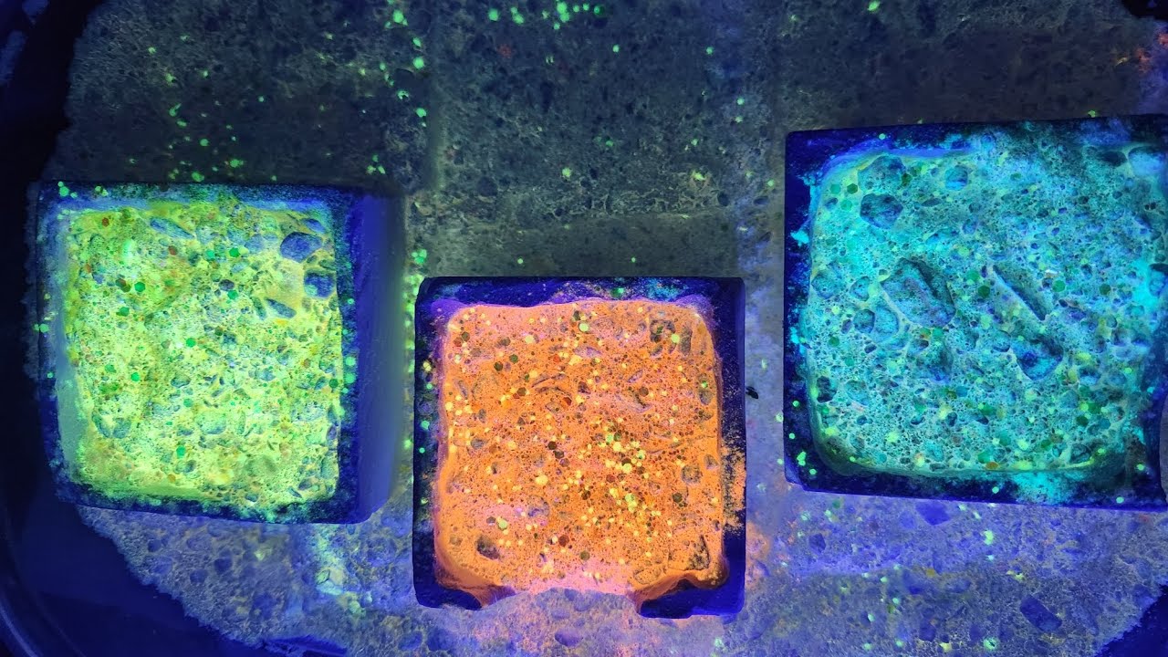 Glow in the dark gymchalk glitter bombs 