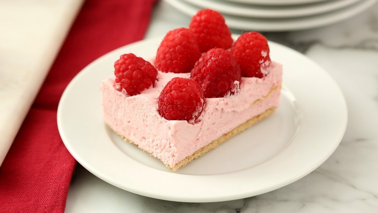 Raspberry Mousse Pie